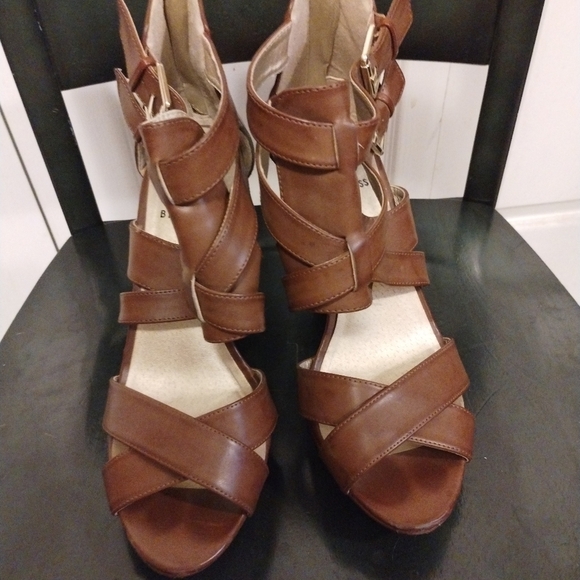 G by Guess brown Dixie platforms - Picture 7 of 7